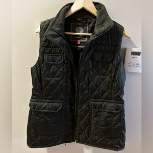 Vince Camuto quilted army green vest